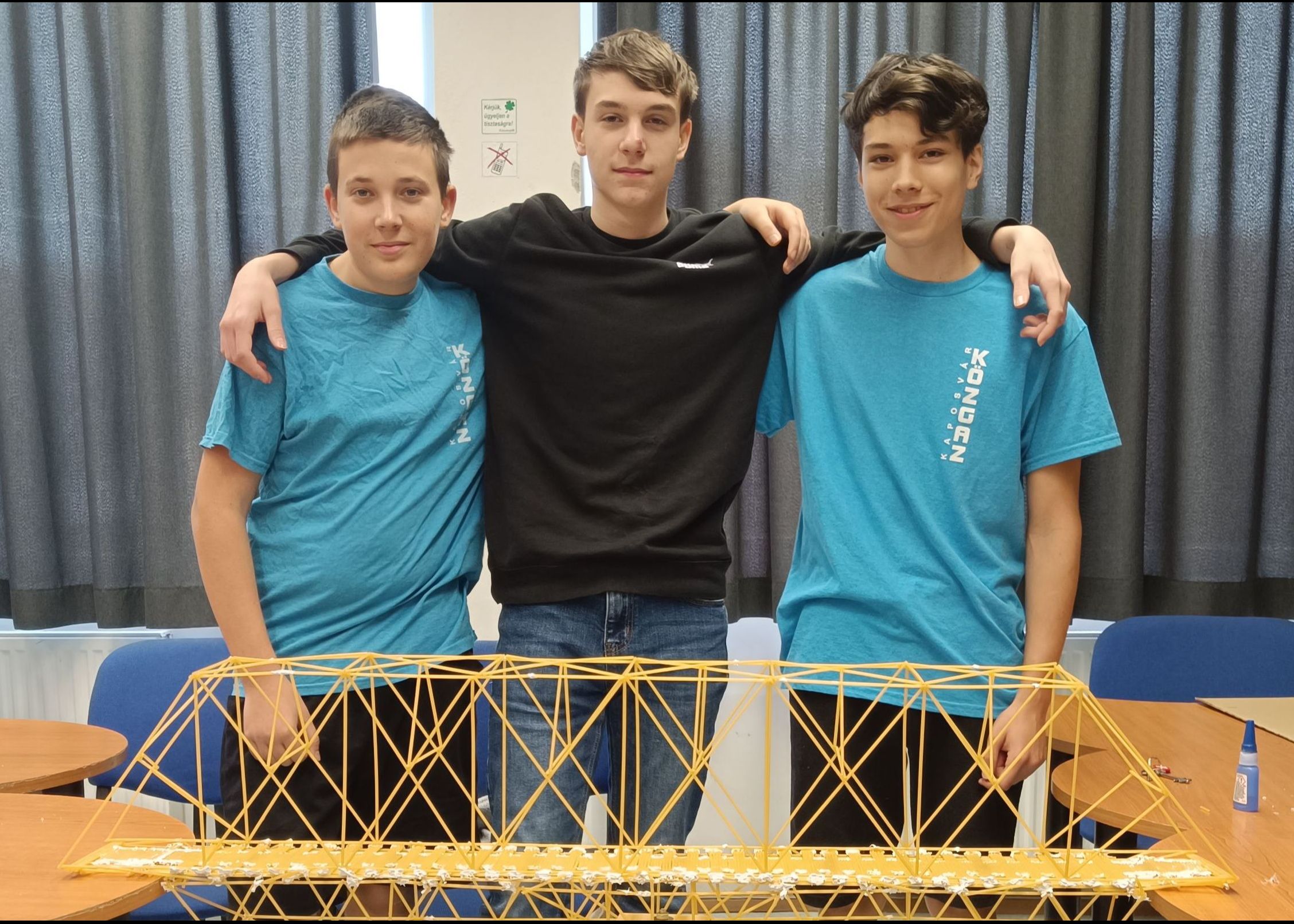 Tésztából építettek hidat a noszlopysok