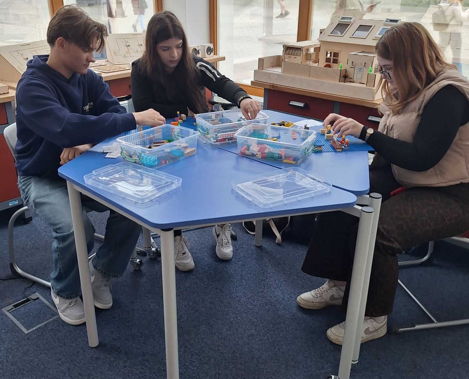 Építsd meg a jövőt1 (002).jpg