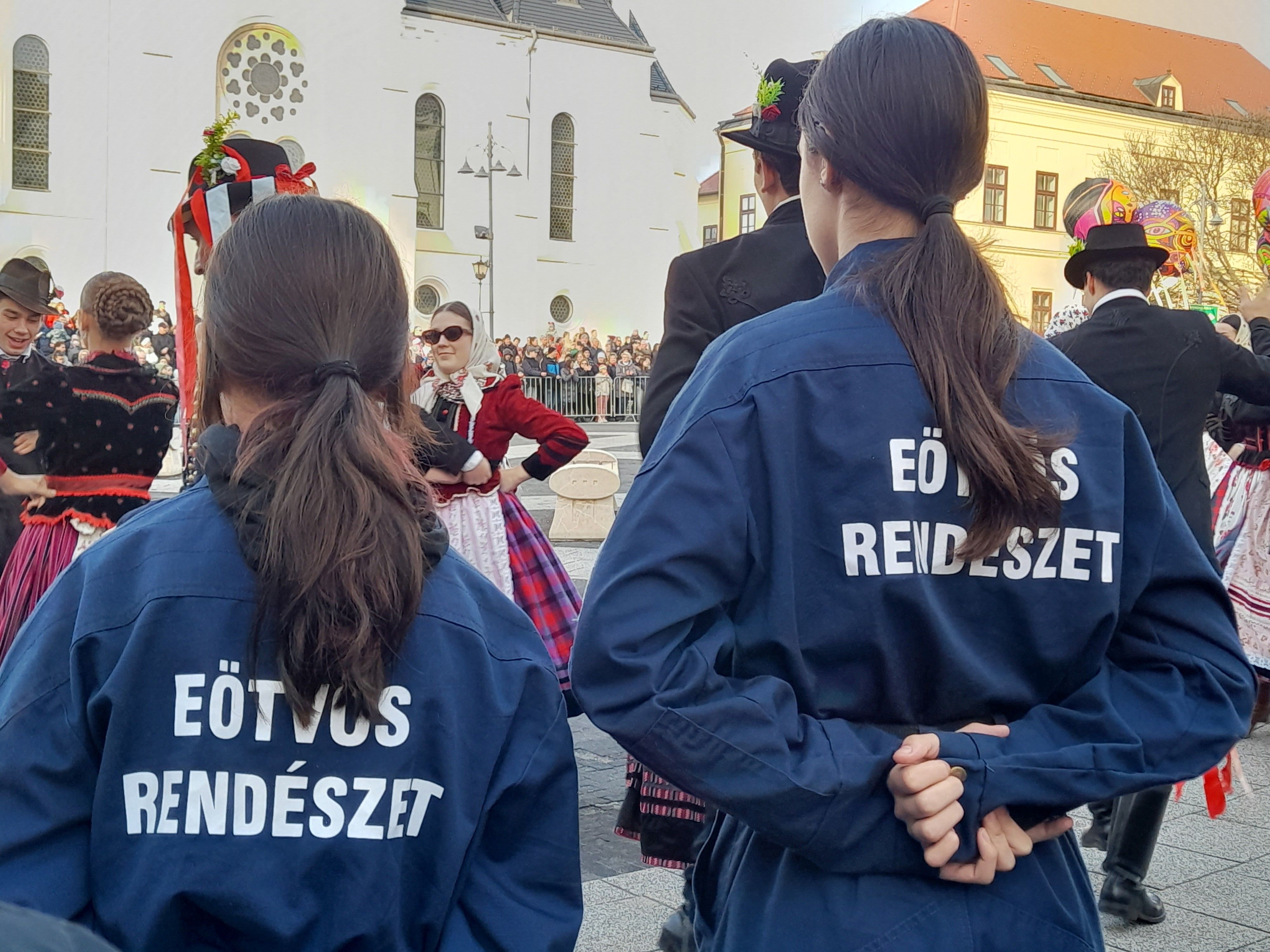 Az Eötvös diákjai segítették a Farsangoló Kaposvár rendezvény sikerét