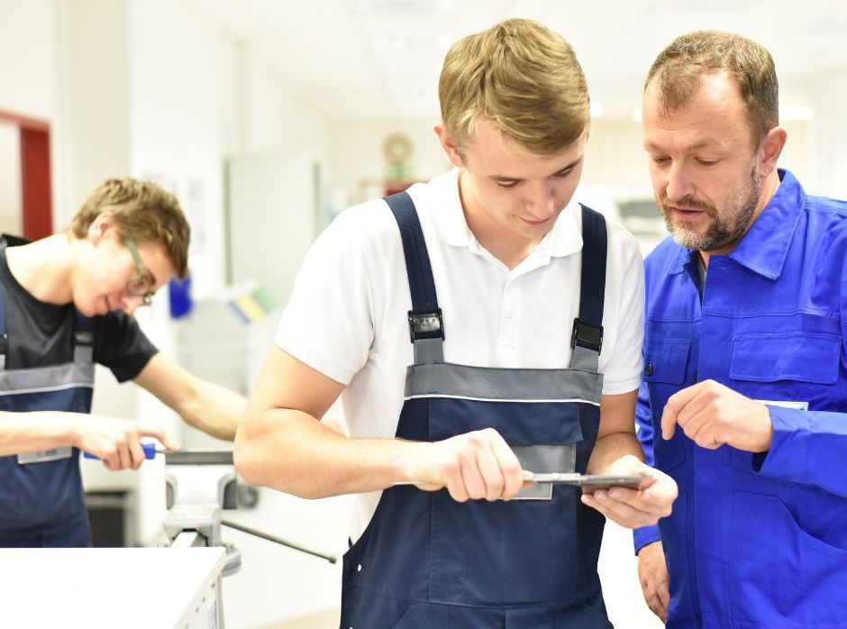 Tanár vagy mester? – Mitől lesz valaki emlékezetes oktató a szakképzésben?