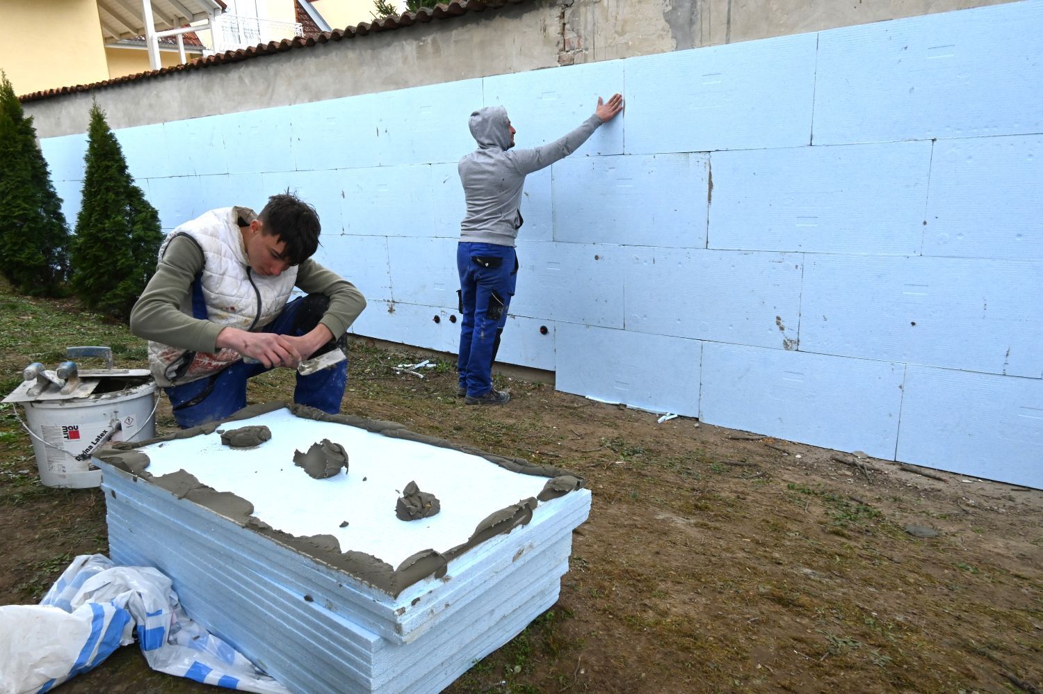 Összefogással szépül meg a közösségi tér a Gyöngyfa Otthonban