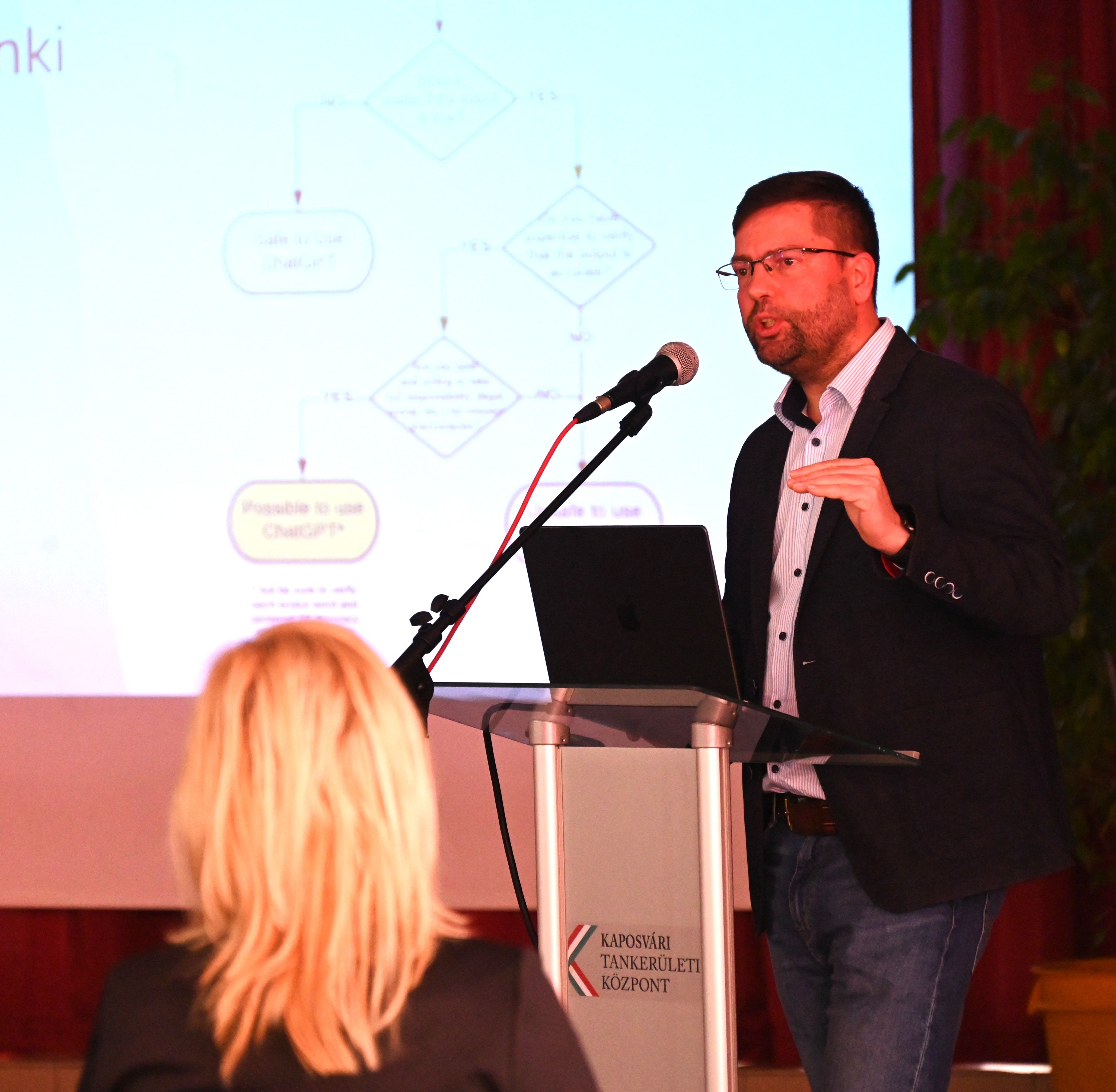 „Aki jól használja a mesterséges intelligenciát, szárnyakat kap”