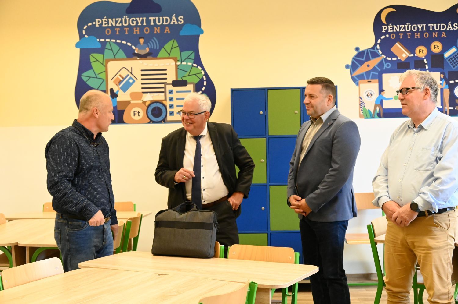 A digitalizáció terjedésére a pénzügyi nevelést is új kihívások elé állítja