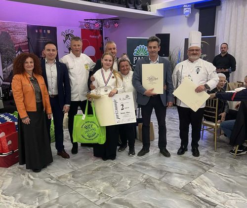 Aranydióból ezüstérem