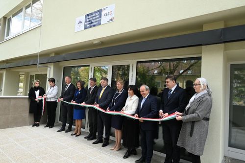 Megújult az Eötvös Virág utcai épülete